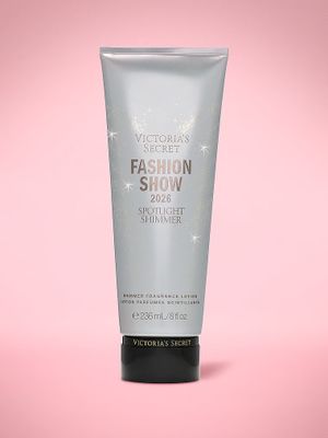 Spotlight Shimmer Perfumowany balsam do ciała z drobinkami 236ml