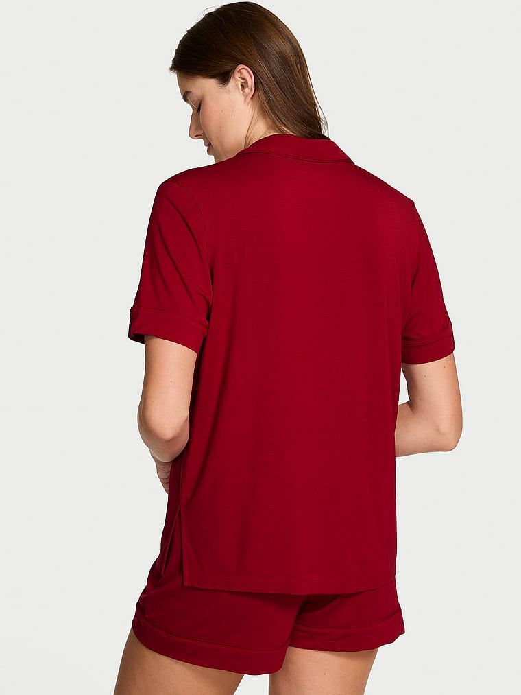 Piżama z modalu z szortami Bow. Produkt ma kolor czerwony i pochodzi z kolekcji Victoria's Secret. 