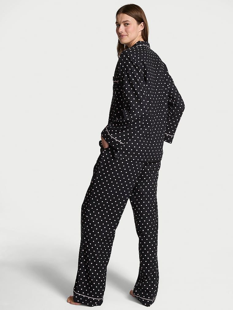 Flanelowa piżama z długimi spodniami. Produkt jest wzorzysty i pochodzi z kolekcji Victoria's Secret. 