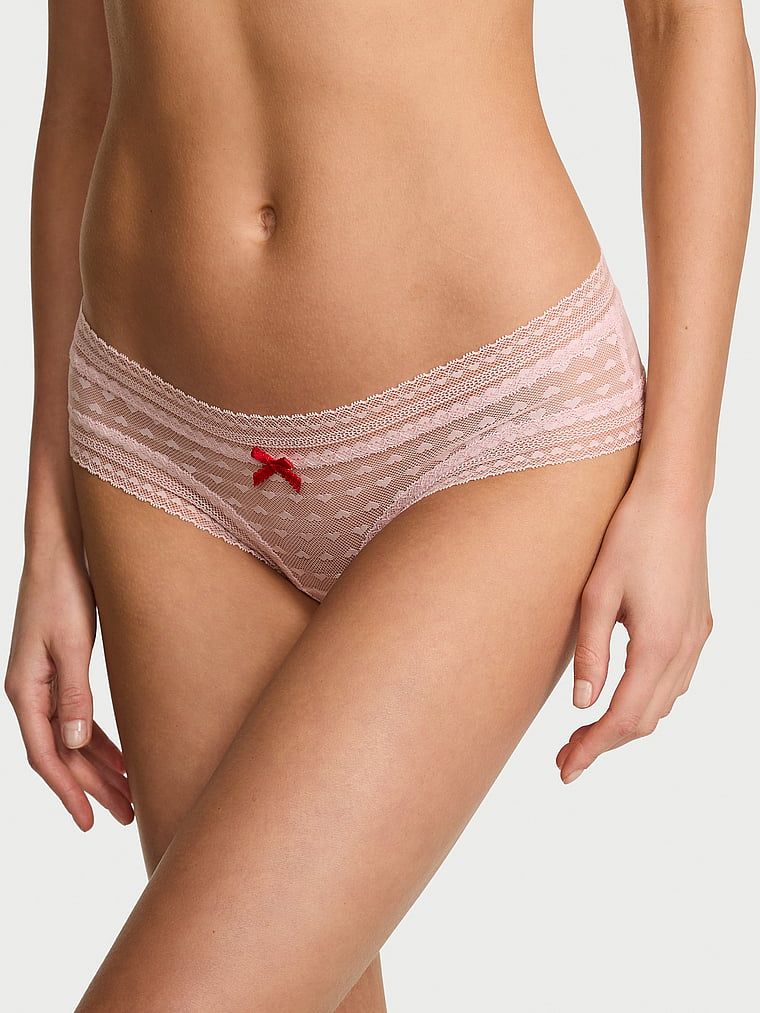 Majtki z siateczki Heart Lace Cheeky. Produkt ma kolor różowy i pochodzi z kolekcji Lacie. 