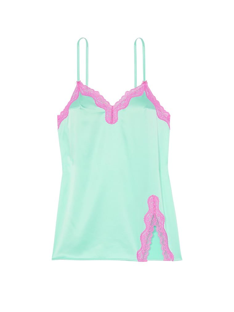 Koszulka nocna z koronką Tease Slip. Produkt ma kolor zielony i pochodzi z kolekcji Victoria's Secret. 