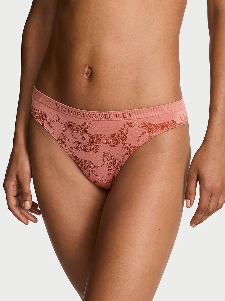 Majtki bezszwowe Seamless Bikini. Produkt jest wzorzysty i pochodzi z kolekcji Seamless. 