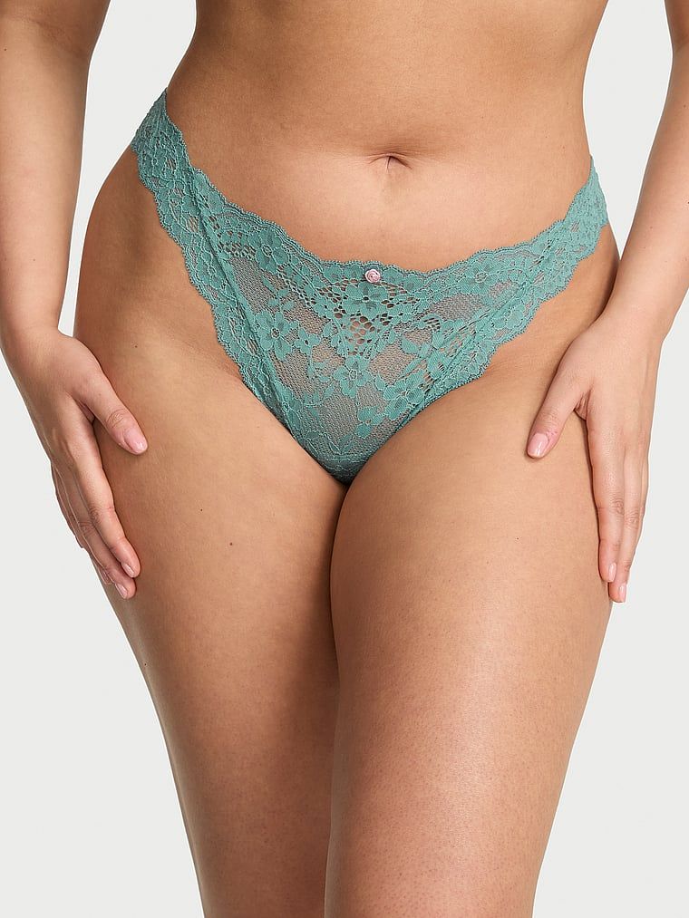 Stringi koronkowe Lace. Produkt ma kolor zielony i pochodzi z kolekcji Dream Angels. 