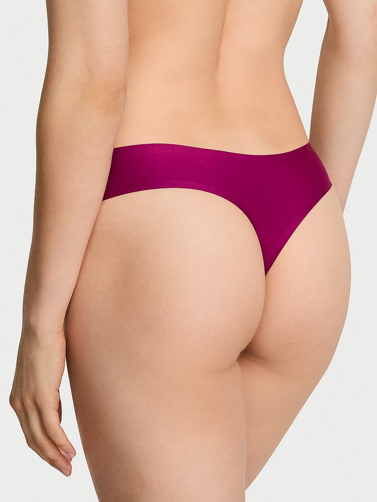Stringi z mikrofibry Flex. Produkt ma kolor różowy i pochodzi z kolekcji Body by Victoria. 