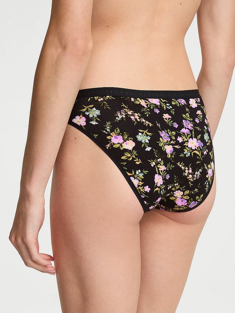 Majtki bawełniane Bikini. Produkt ma kolor kwiatowy i pochodzi z kolekcji Victoria's Secret. 
