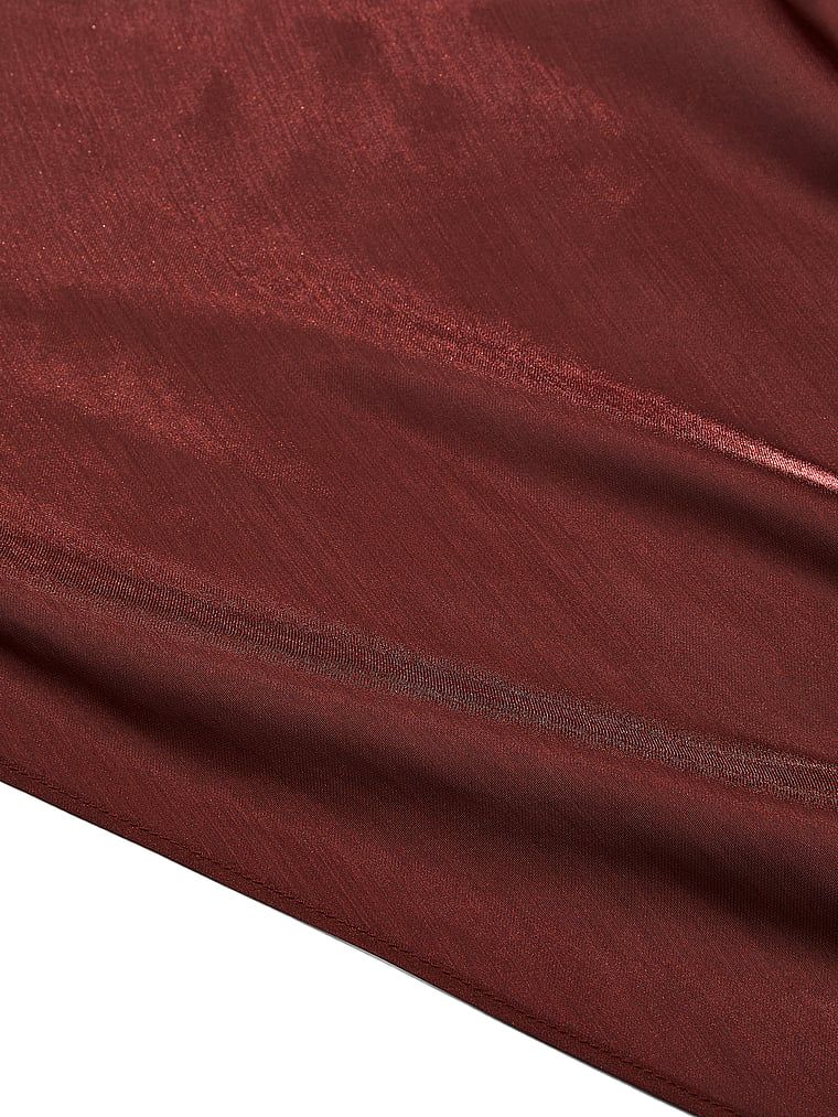 Sukienka satynowa długa prześwitująca Luxe Sheer Slip. Produkt ma kolor brązowy i pochodzi z kolekcji Victoria's Secret. 