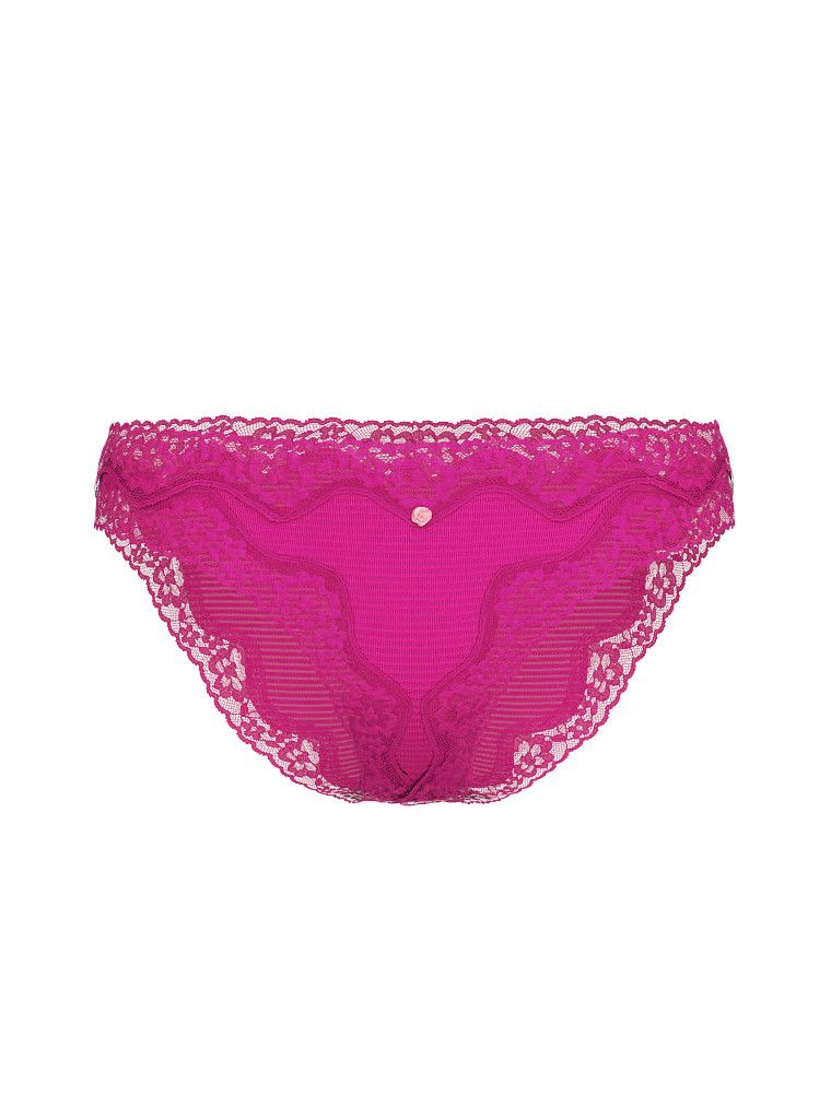 Majtki bawełniane w paseczki z koronką na krawędziach Bikini. Produkt ma kolor różowy i pochodzi z kolekcji Lacie. 
