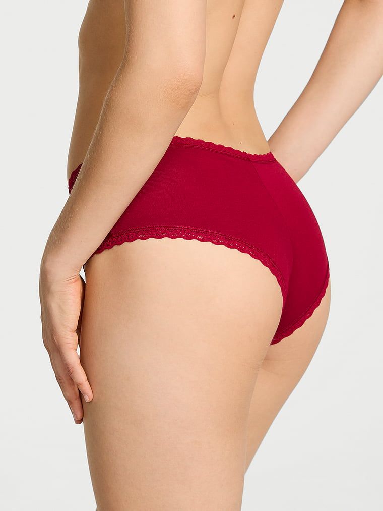 Majtki bawełniane z koronką na krawędziach Lace-Waist Cheeky. Produkt ma kolor czerwony i pochodzi z kolekcji Lace Trim. 
