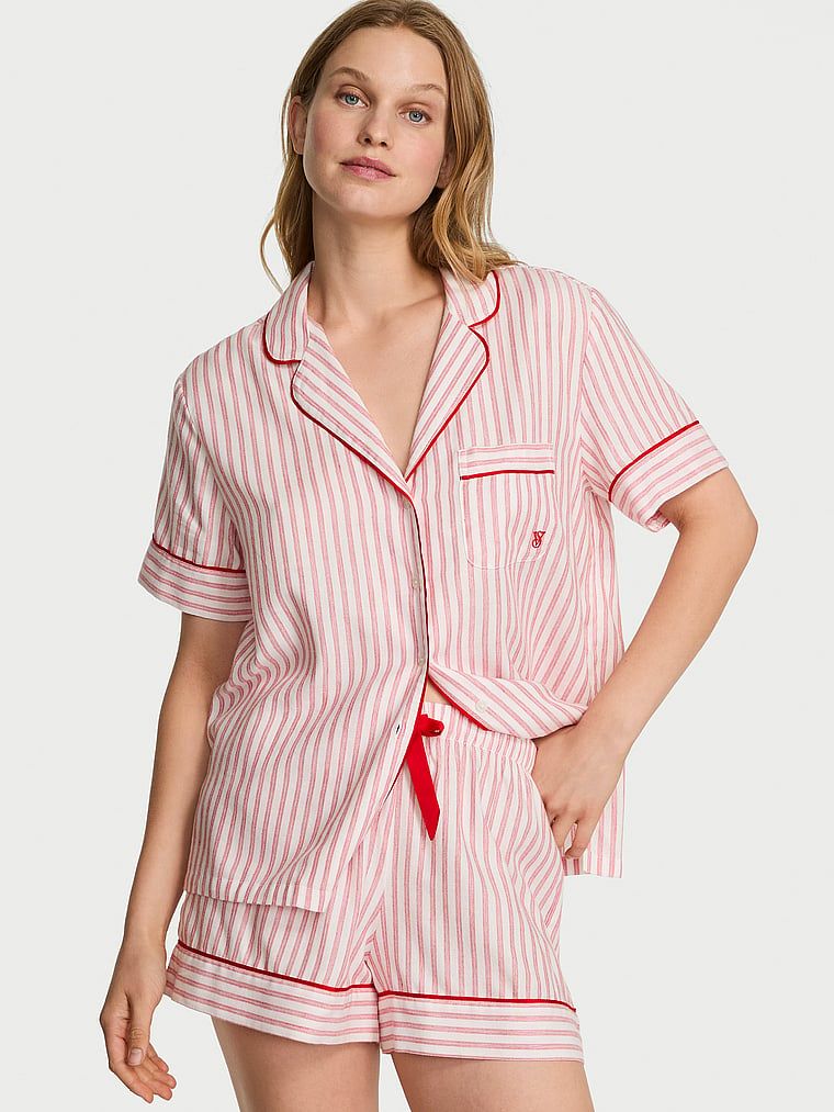 Flanelowa piżama z szortami. Produkt jest wzorzysty i pochodzi z kolekcji Victoria's Secret. 