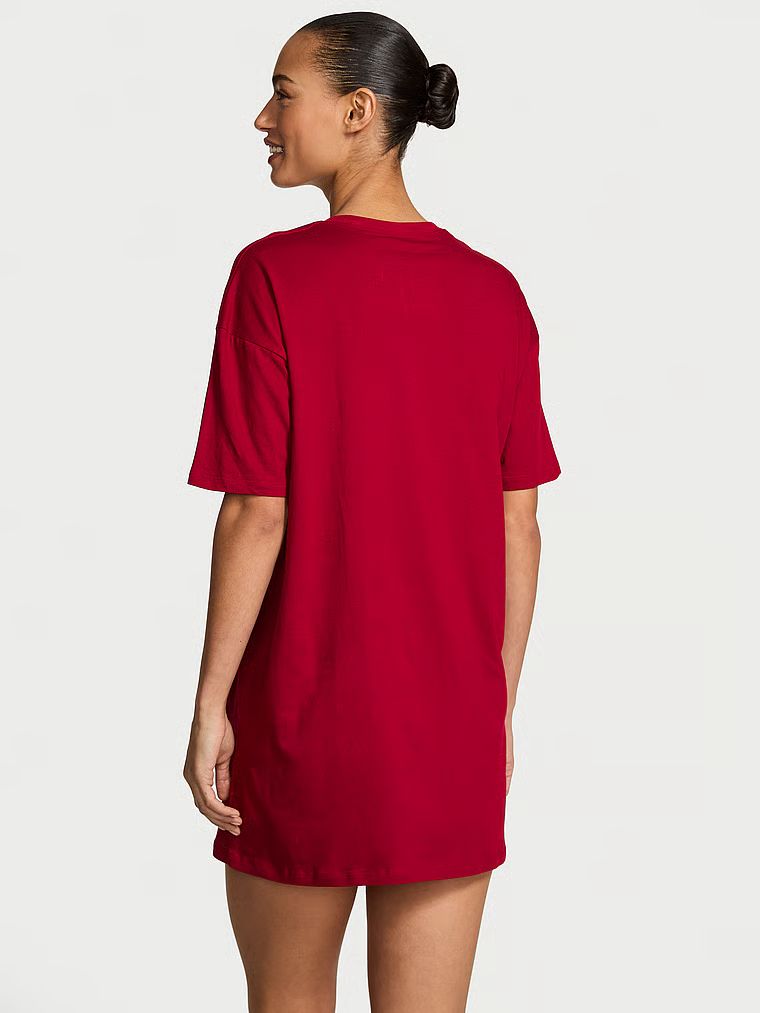 T-shirt bawełniany do spania oversize. Produkt ma kolor czerwony i pochodzi z kolekcji Victoria's Secret. 