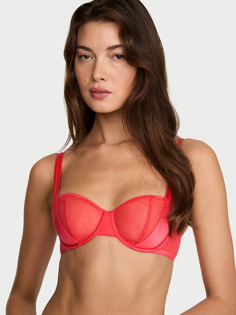 Biustonosz nieusztywniany balkonetka Sheer Reveal. Produkt ma kolor różowy i pochodzi z kolekcji Very Sexy. 