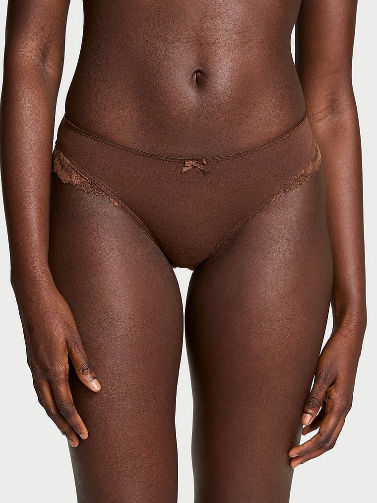 Majtki bawełniane ze wstawkami z koronki Lace-Trim Bikini. Produkt ma kolor brązowy i pochodzi z kolekcji Victoria's Secret. 