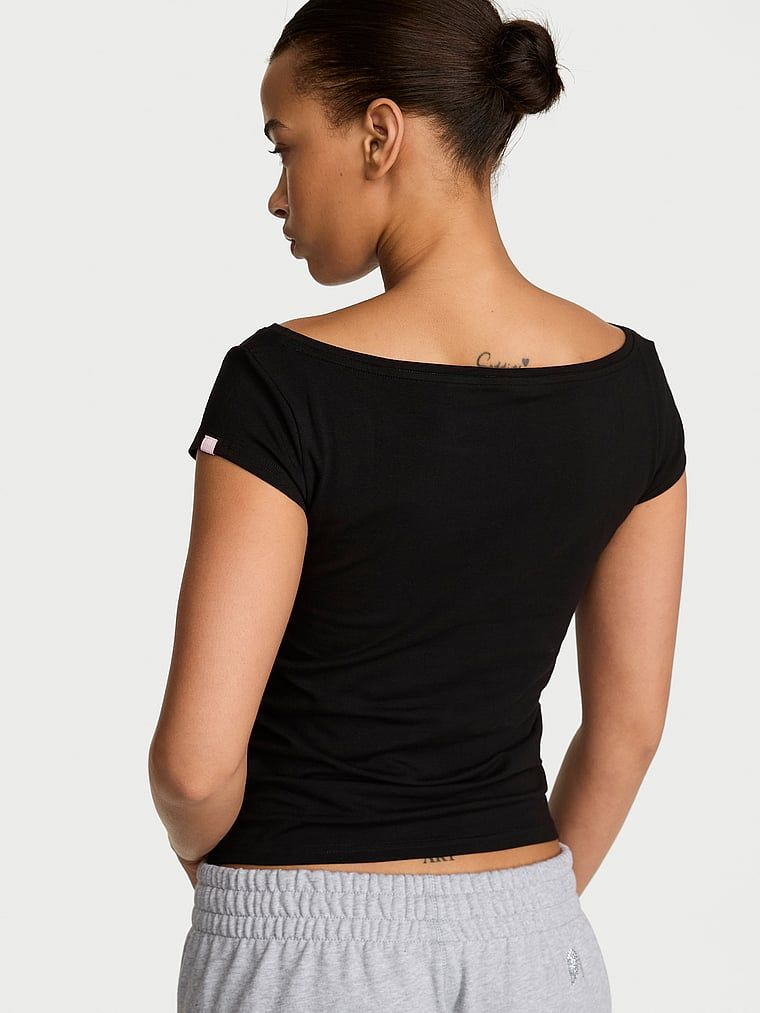 T-shirt bawełniany z dekoltem łódka Boatneck. Produkt ma kolor czarny i pochodzi z kolekcji Angel Essentials. 