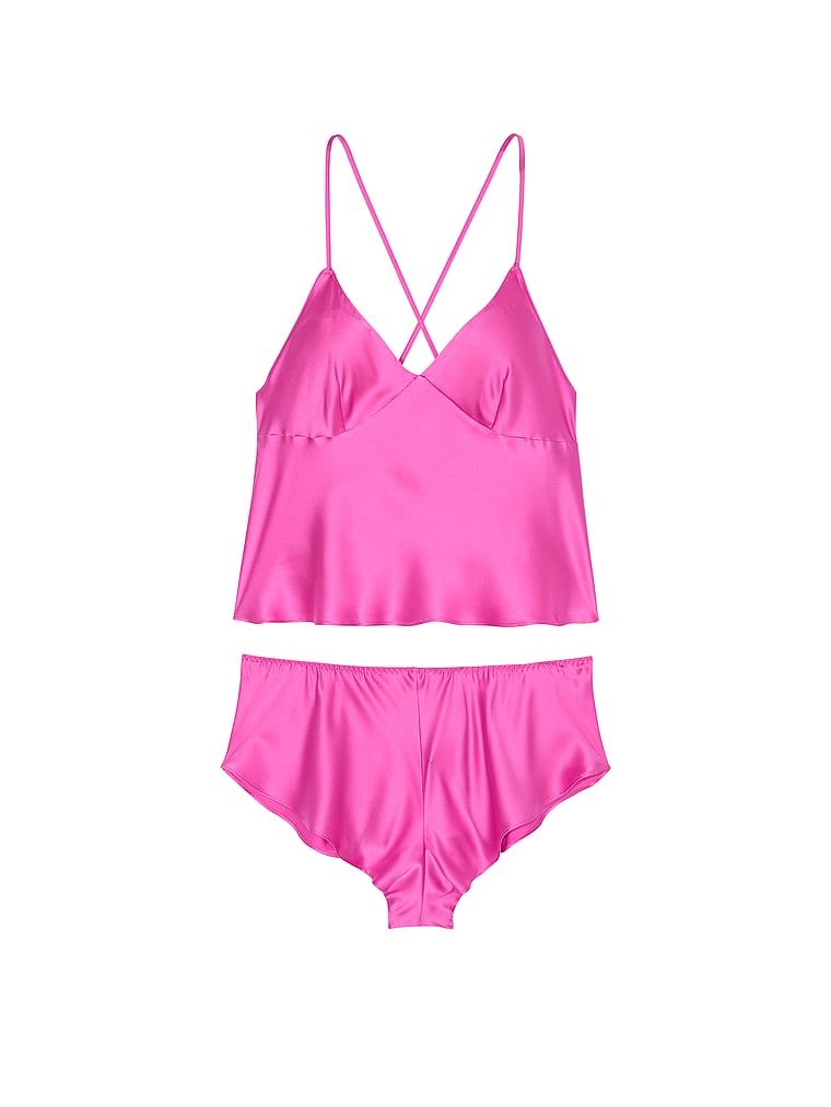 Satynowy zestaw do spania Cami Set. Produkt ma kolor różowy i pochodzi z kolekcji Victoria's Secret. 