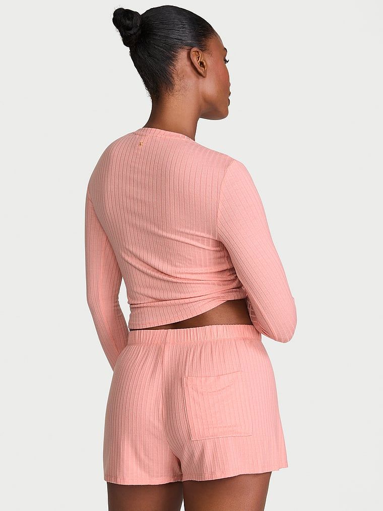 Zestaw z modalu - bluzka i szorty Lounge. Produkt ma kolor różowy i pochodzi z kolekcji Victoria's Secret. 