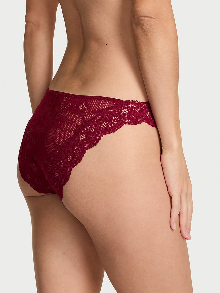 Majtki koronkowe Lace Bikini. Produkt ma kolor czerwony i pochodzi z kolekcji Dream Angels. 