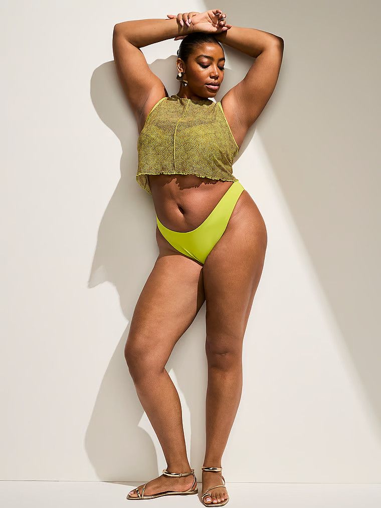 Top z siateczki na plażę Beachwear. Produkt jest wzorzysty i pochodzi z kolekcji Victoria's Secret Swim. 