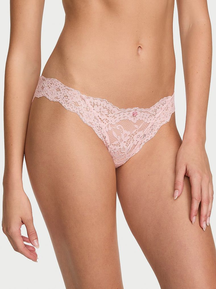 Majtki koronkowe Lace Bikini. Produkt ma kolor różowy i pochodzi z kolekcji Dream Angels. 