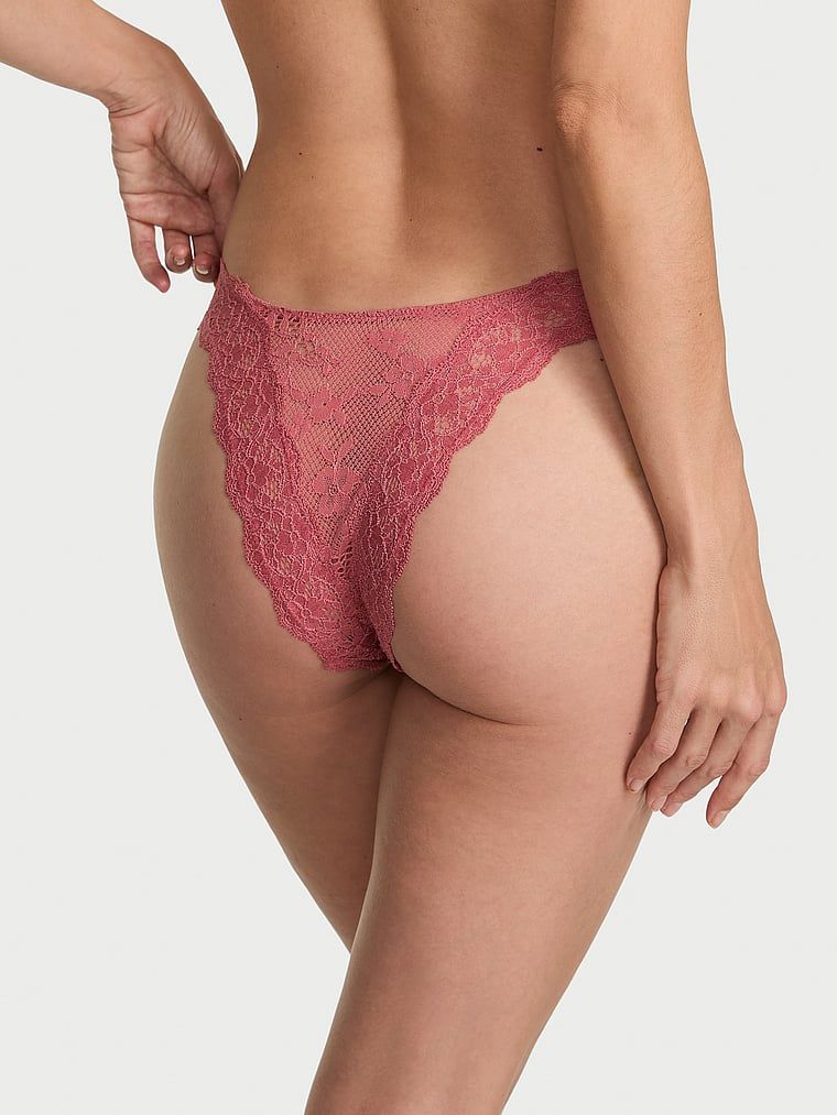 Majtki brazyliany koronkowe Brazilian. Produkt ma kolor różowy i pochodzi z kolekcji Dream Angels. 