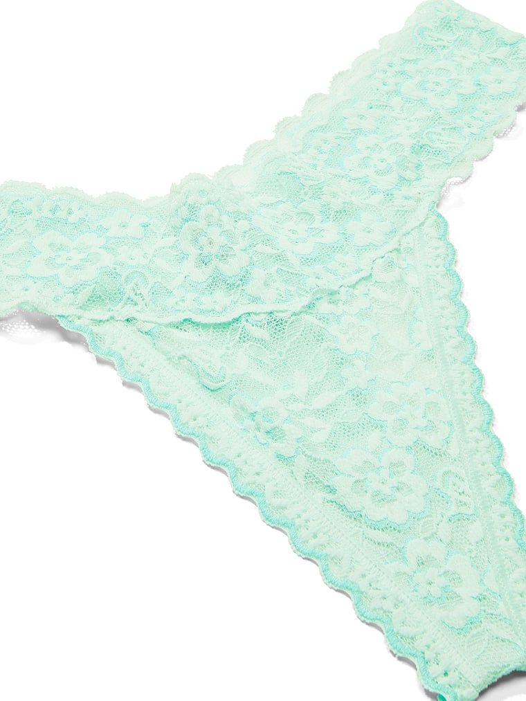 Stringi koronkowe Lace. Produkt ma kolor niebieski i pochodzi z kolekcji Lacie. 