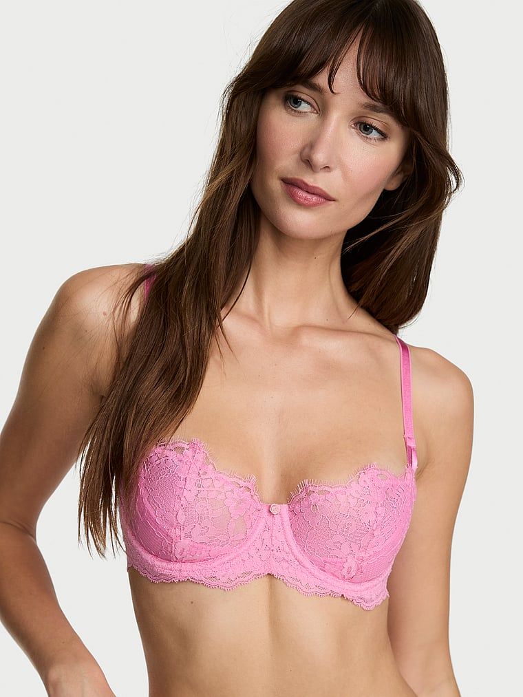 Biustonosz nieusztywniany balkonetka Wicked Lace Balconette. Produkt ma kolor różowy i pochodzi z kolekcji Dream Angels. 