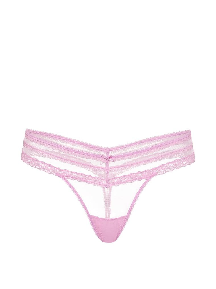 Stringi z siateczki Lace-Trim. Produkt ma kolor fioletowy i pochodzi z kolekcji Dream Angels. 