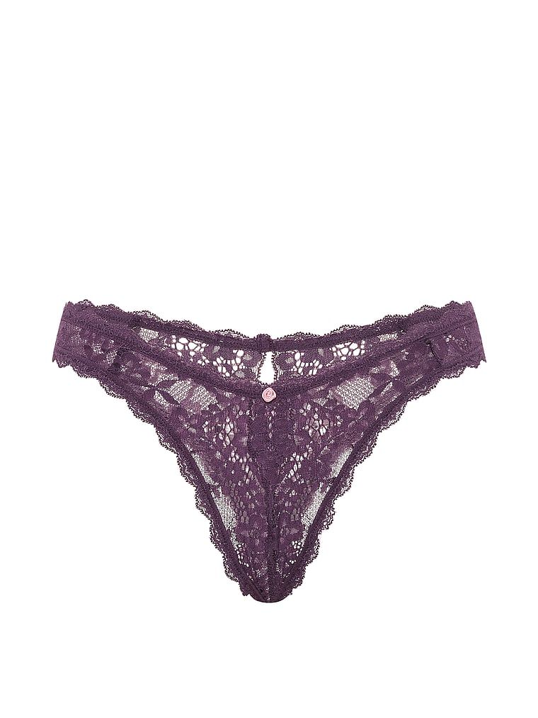 Majtki koronkowe bez kroku Peekaboo Brazilian. Produkt ma kolor fioletowy i pochodzi z kolekcji Dream Angels. 