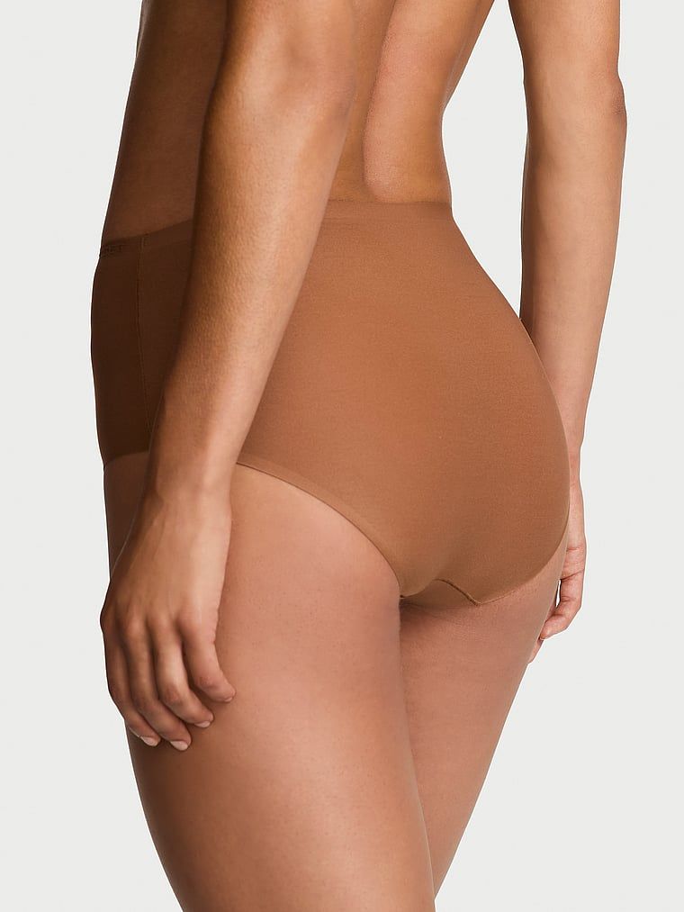 Majtki figi z mikrofibry Flex. Produkt ma kolor brązowy i pochodzi z kolekcji Body by Victoria. 