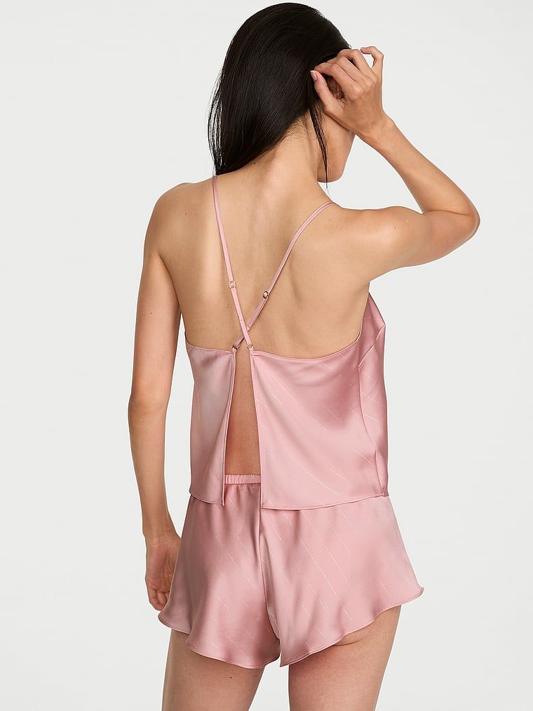 Satynowy zestaw do spania Cami Set. Produkt ma kolor złoto i pochodzi z kolekcji Victoria's Secret. 