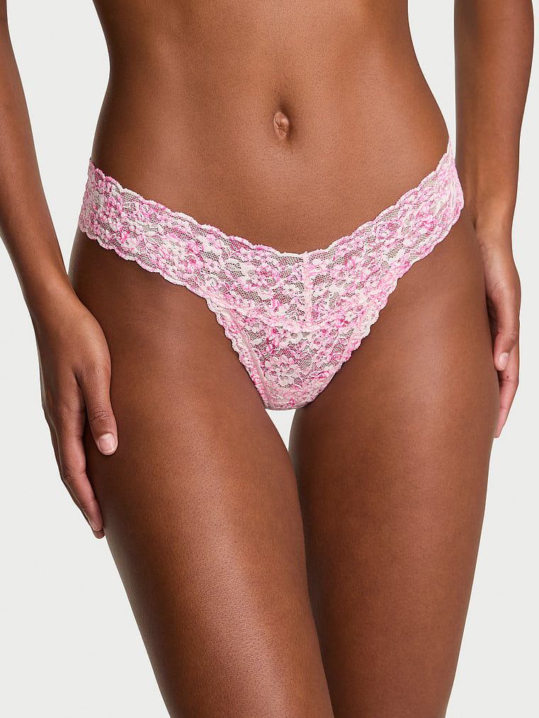 Stringi koronkowe Lace. Produkt ma wzór kwiatowy i pochodzi z kolekcji Lacie. 