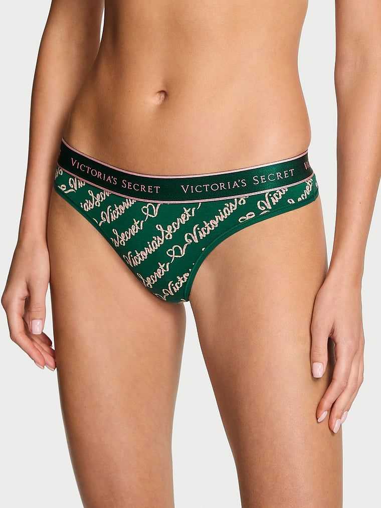 Stringi bawełniane z logo w talii. Produkt jest wzorzysty i pochodzi z kolekcji Cotton. 