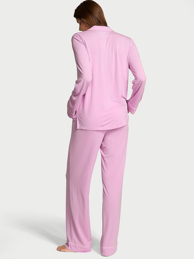 Piżama z modalu Bow. Produkt ma kolor fioletowy i pochodzi z kolekcji Victoria's Secret. 