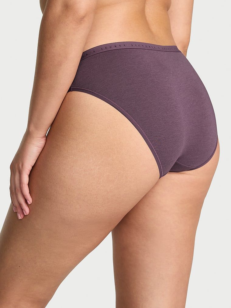 Majtki bawełniane Bikini. Produkt ma kolor purpurowy i pochodzi z kolekcji Victoria's Secret. 