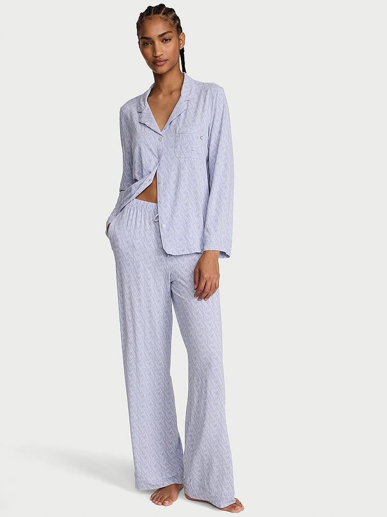Piżama z modalu SoSoft. Produkt jest wzorzysty i pochodzi z kolekcji Victoria's Secret. 