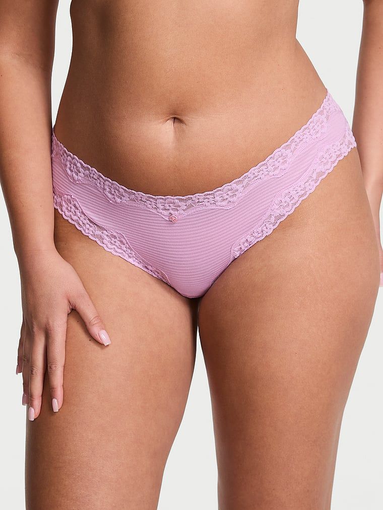 Majtki bawełniane w paseczki z koronką na krawędziach Bikini. Produkt ma kolor purpurowy i pochodzi z kolekcji Lace Trim. 
