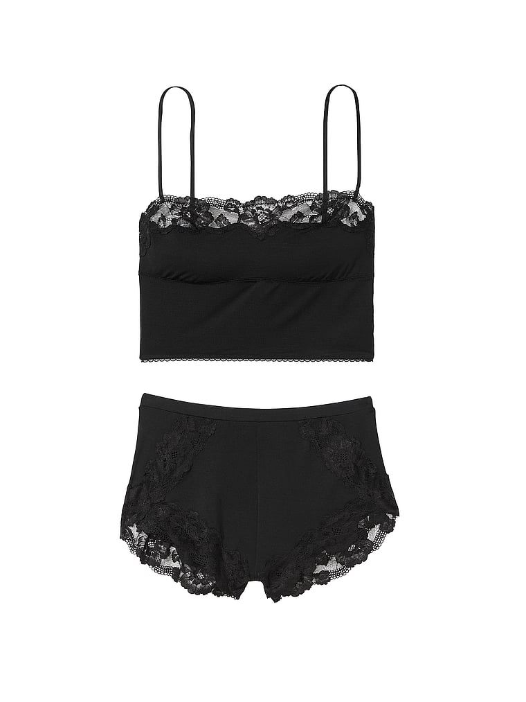 Zestaw do spania z modalu - top i szorty z koronką. Produkt ma kolor czarny i pochodzi z kolekcji Victoria's Secret. 