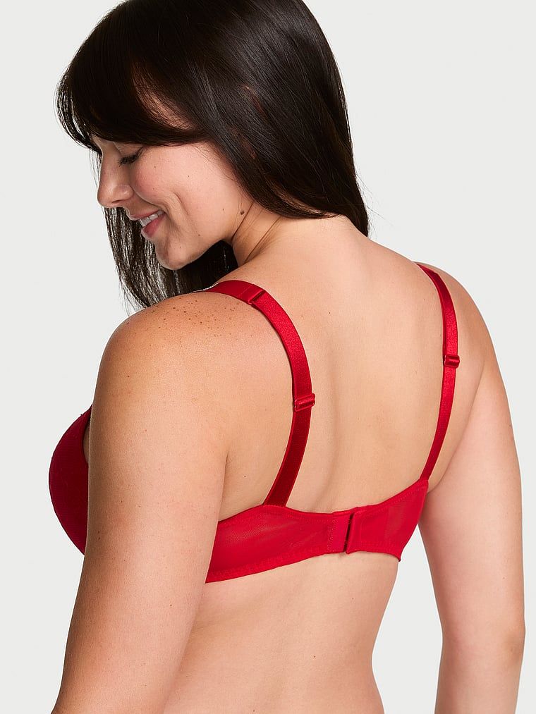 Biustonosz push-up koronkowy z błyszczącymi ramiączkami Shine Strap. Produkt ma kolor czerwony i pochodzi z kolekcji Very Sexy. 