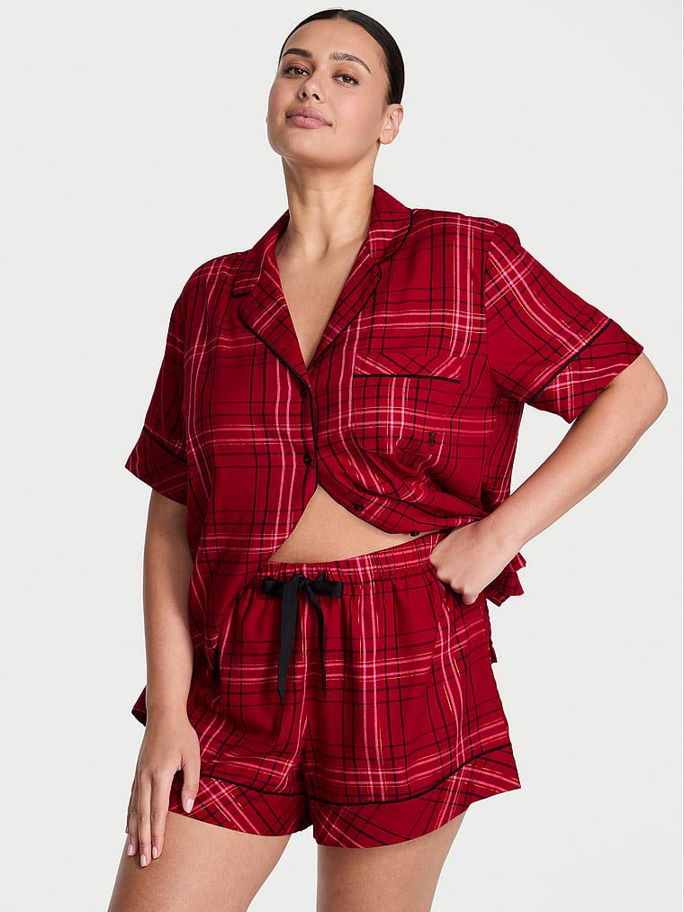 Flanelowa piżama z szortami. Produkt jest wzorzysty i pochodzi z kolekcji Victoria's Secret. 