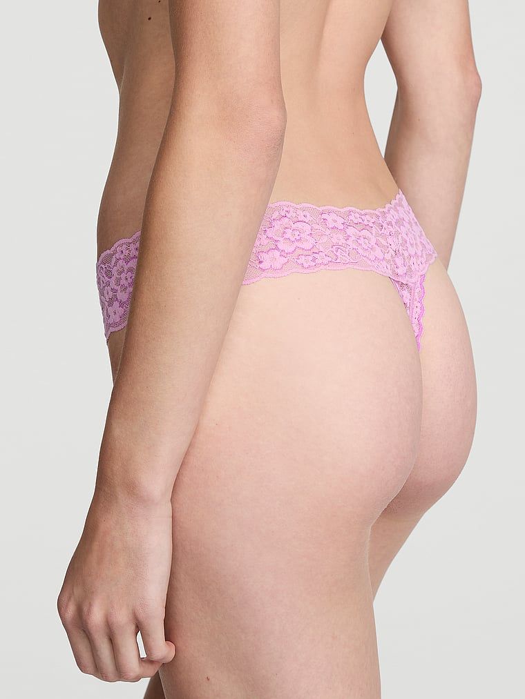 Stringi koronkowe Lace. Produkt ma kolor różowy i pochodzi z kolekcji Lacie. 