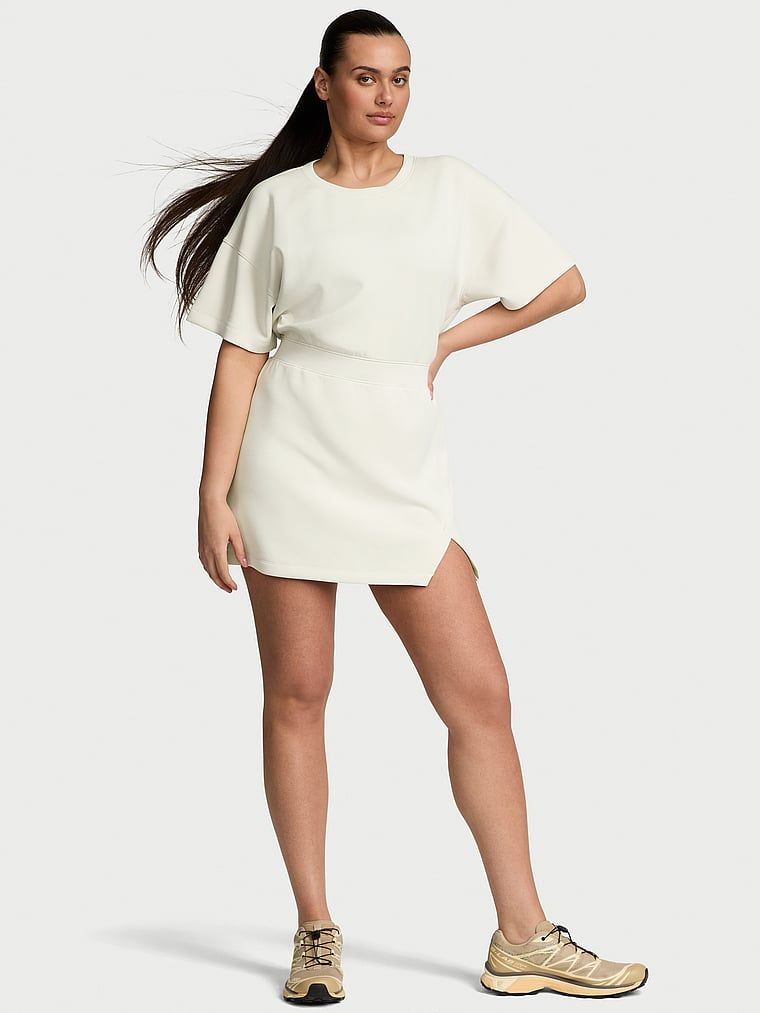 VSX Sukienka dzianinowa mini VSX Featherweight Knit