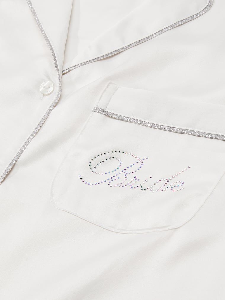 Piżama satynowa z długimi rękawami dla Panny Młodej Signature Bride. Produkt ma kolor biały i pochodzi z kolekcji Victoria's Secret. 