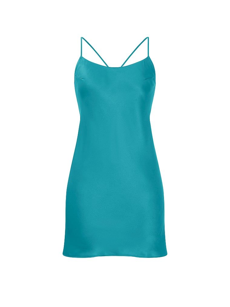Koszulka nocna satynowa na cienkich ramiączkach odsłaniająca plecy Open-Back Slip. Produkt ma kolor niebieski i pochodzi z kolekcji Victoria's Secret. 