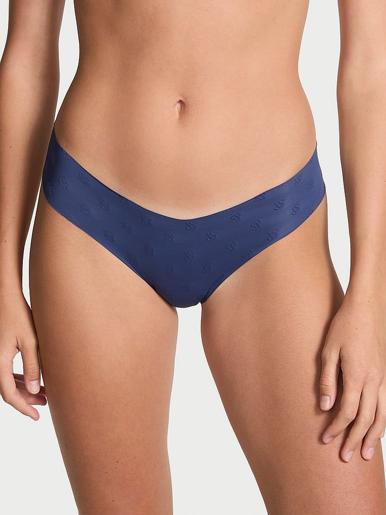 Stringi bezszwowe No-Show. Produkt ma kolor niebieski i pochodzi z kolekcji Body by Victoria. 