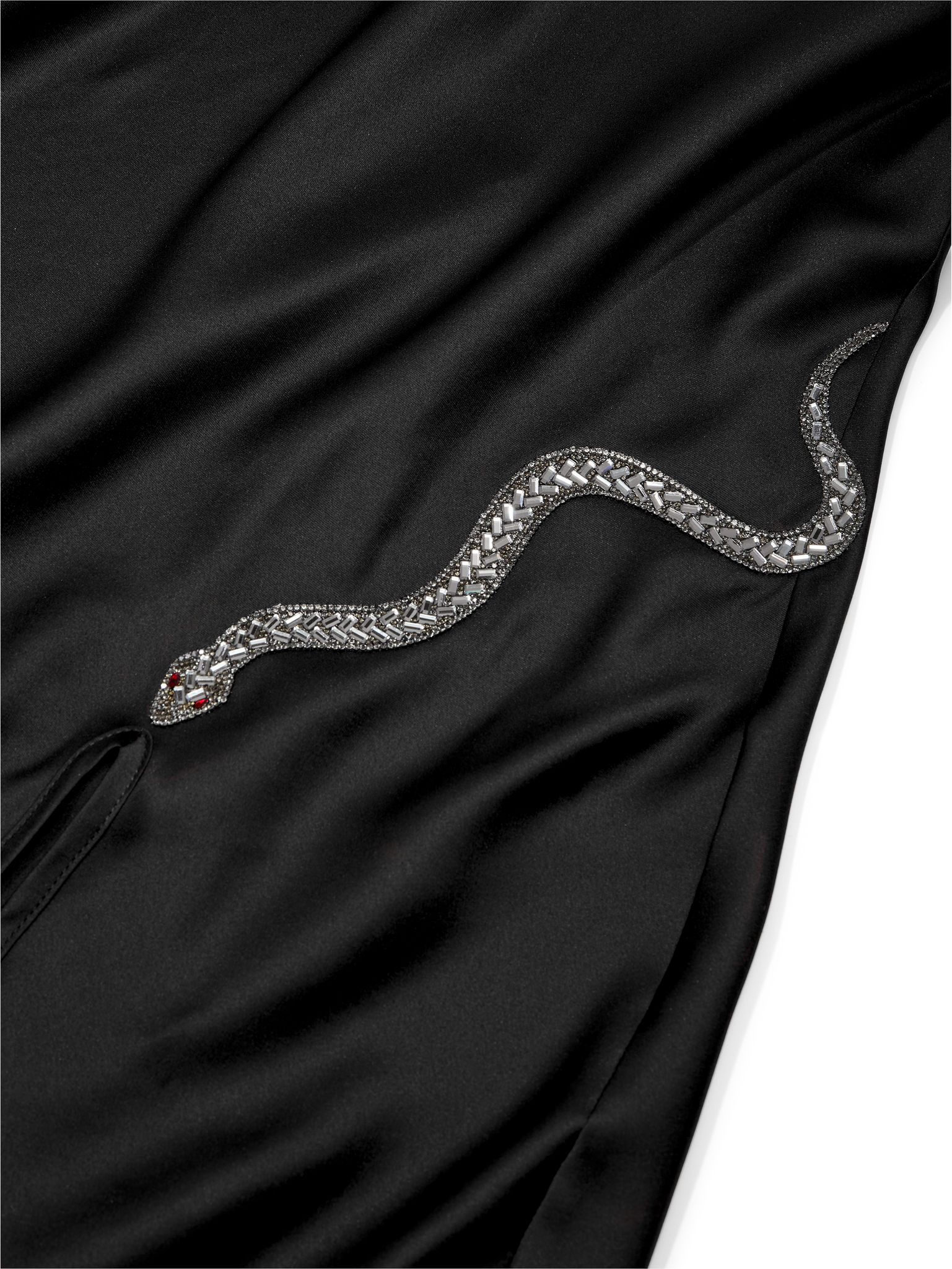 Koszulka nocna satynowa Snake Shine Slip. Produkt ma kolor czarny i pochodzi z kolekcji Victoria's Secret. 