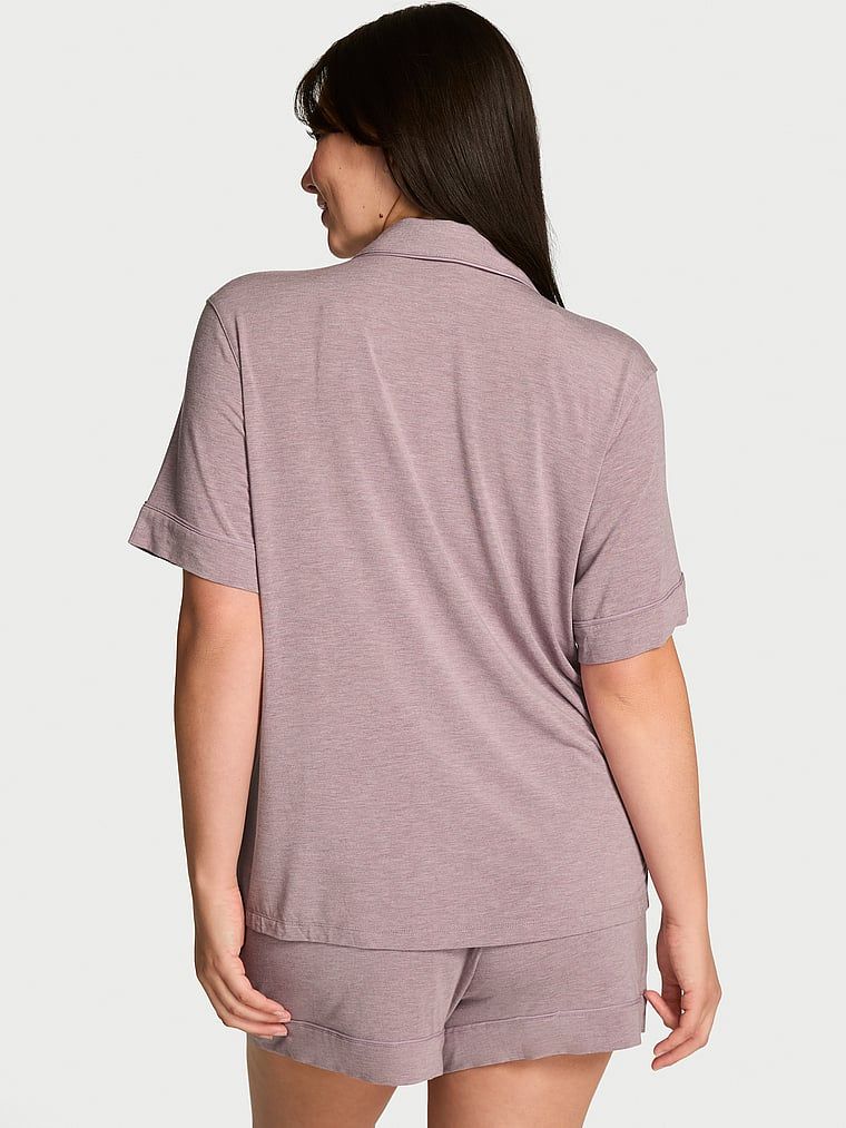 Piżama z modalu z szortami SoSoft. Produkt ma kolor fioletowy i pochodzi z kolekcji Victoria's Secret. 