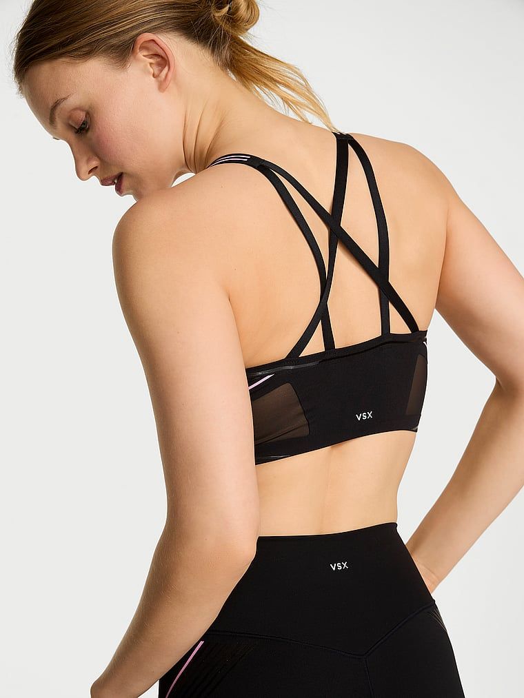 Biustonosz sportowy z lekkim wsparciem i dekoltem VSX Elevate Refined Contours. Produkt ma kolor czarny i pochodzi z kolekcji VSX. 
