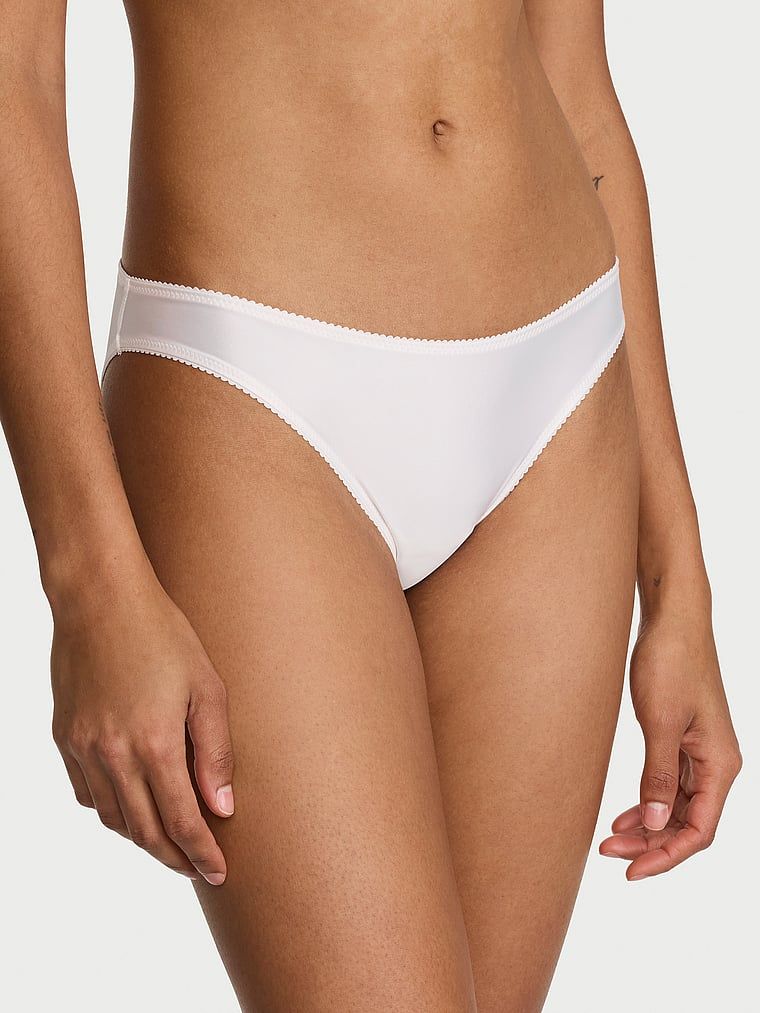 Majtki dla panny młodej Bride Bikini. Produkt ma kolor biały i pochodzi z kolekcji Dream Angels. 