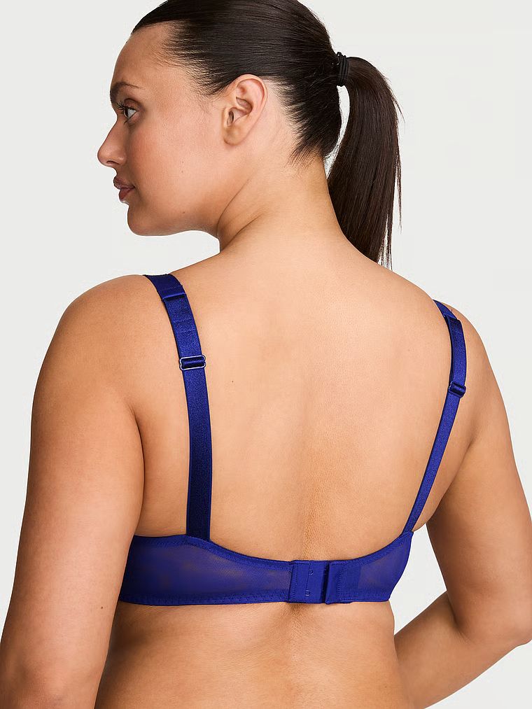 Biustonosz push-up koronkowy powiększający o 2 rozmiary Bombshell Shine Strap. Produkt ma kolor niebieski i pochodzi z kolekcji Very Sexy. 