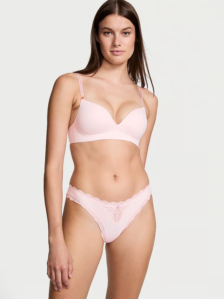 Stringi z koronką Lace Trim. Produkt ma kolor różowy i pochodzi z kolekcji Dream Angels. 
