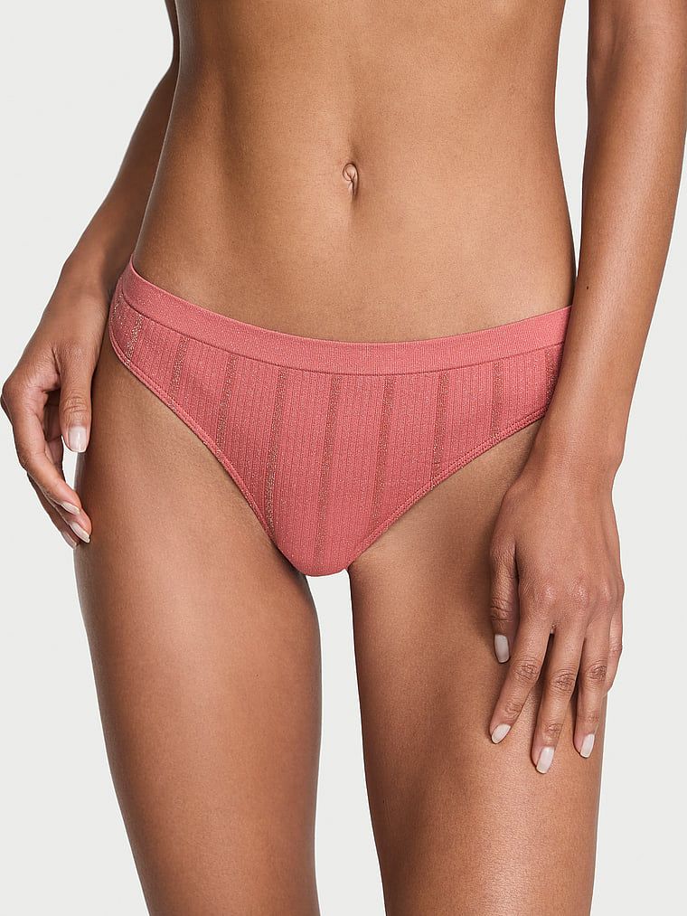 Stringi bezszwowe Seamless. Produkt ma kolor złoty i pochodzi z kolekcji Seamless. 